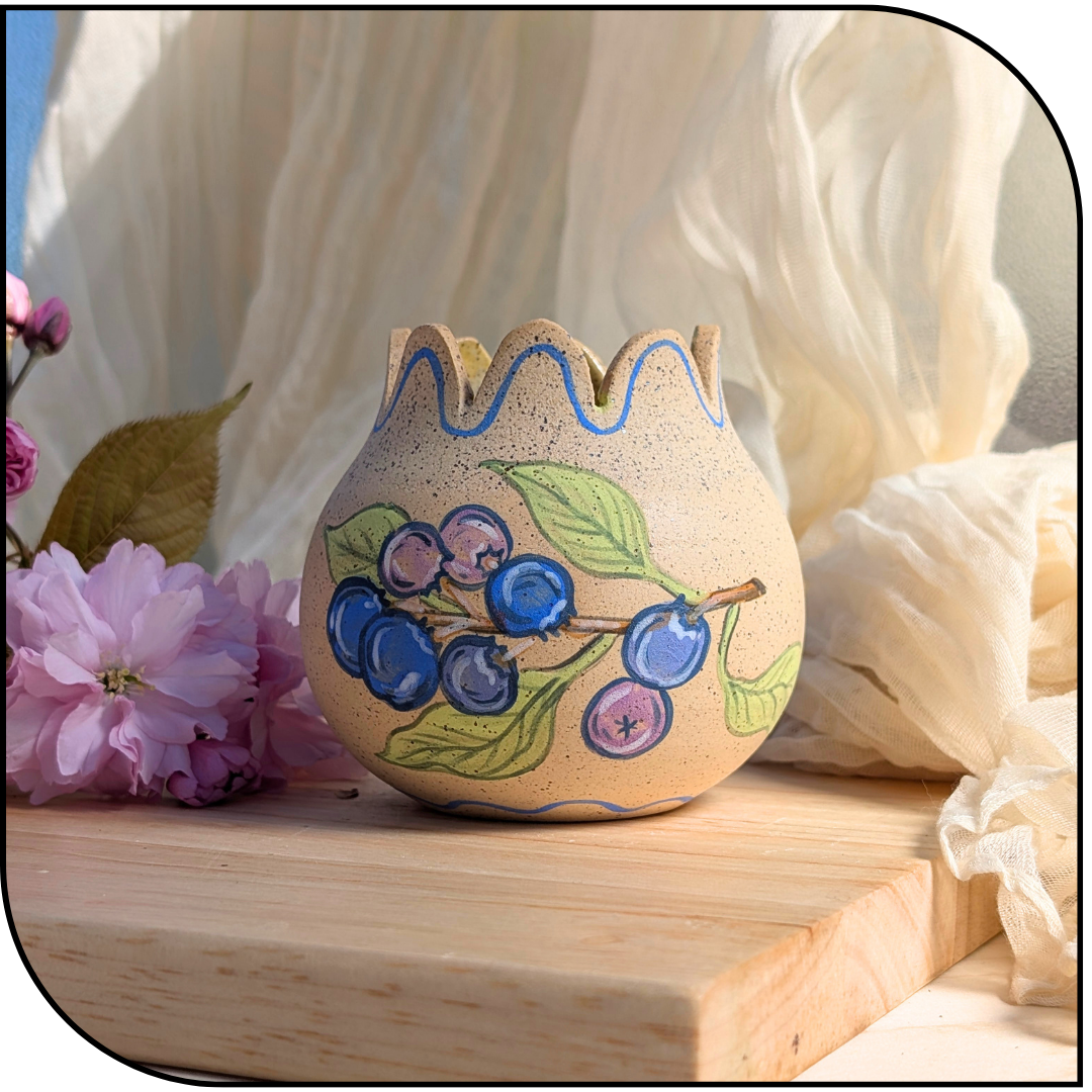Ceramic Scalloped Berry Vase